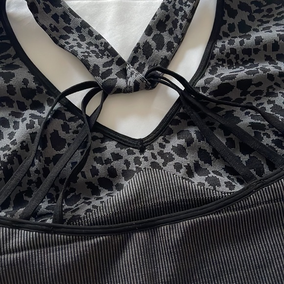 Good American Sport Bra - Picture 8 of 9